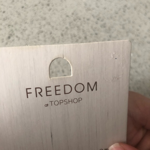 Topshop Ballin in Circle Necklace - Picture 4 of 7